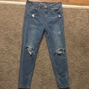 Wild Fable Woman’s 14 Skinny Style Distressed Jeans Like New